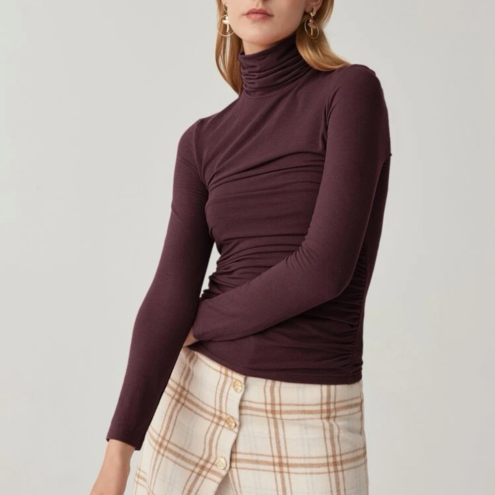 Ruched high neck slim tee xs